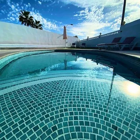 Villa Sueño Azul With A Heated Swimming Pool Callao Salvaje