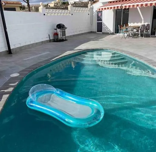 Sueño Azul With A Heated Swimming Pool Villa