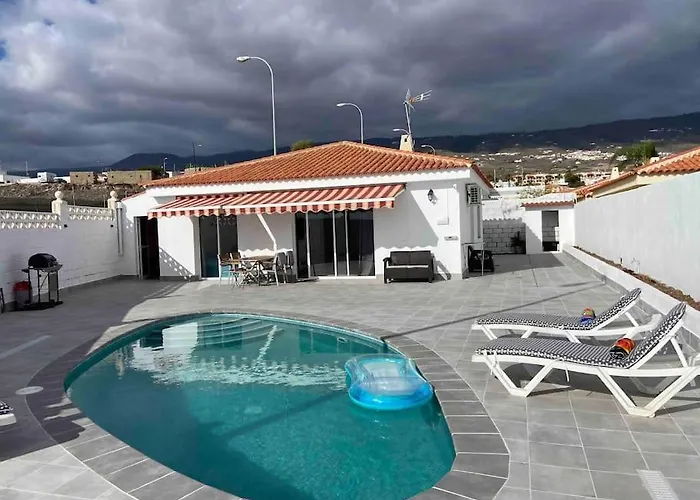 Sueno Azul With A Heated Swimming Pool 卡亚俄萨尔瓦赫